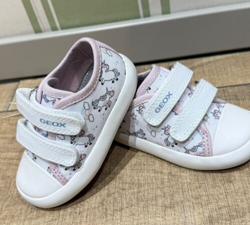 E2C3C38DE9AA935D33D0E73568CF3A15_ Sneaker primi passi